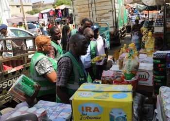 Fêtes de fin d’année : des inspecteurs renforcent le contrôle des produits dans les marchés du Grand Lomé
