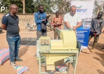 Tchaoudjo/innovation agricole : un prototype d’égreneuse à maïs solaire présenté aux acteurs agricoles à Sokodé et Tchamba