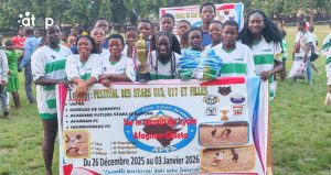 Bas-Mono / 2ème édition du festival des stars : APFA (Filles et garçons) et ABS Foot remportent les trophées 2 L'équipe APFA des filles, victorieuse du festival