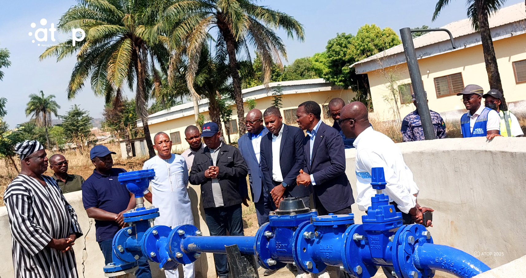 3 La delegation devant le systeme de brachement au reseau TdE a lUSP Yade Bohou