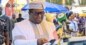Tchaoudjo/ fête traditionnelle « Adossa-Gadao » : l’édition 2026 dans la cohésion pour le développement 3 Le ministre conseiller Bodjona s'adressant aux populations