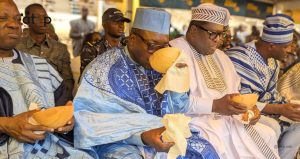 Tchaoudjo/ fête traditionnelle « Adossa-Gadao » : l’édition 2026 dans la cohésion pour le développement 2 Dégustation des mets par les officiels