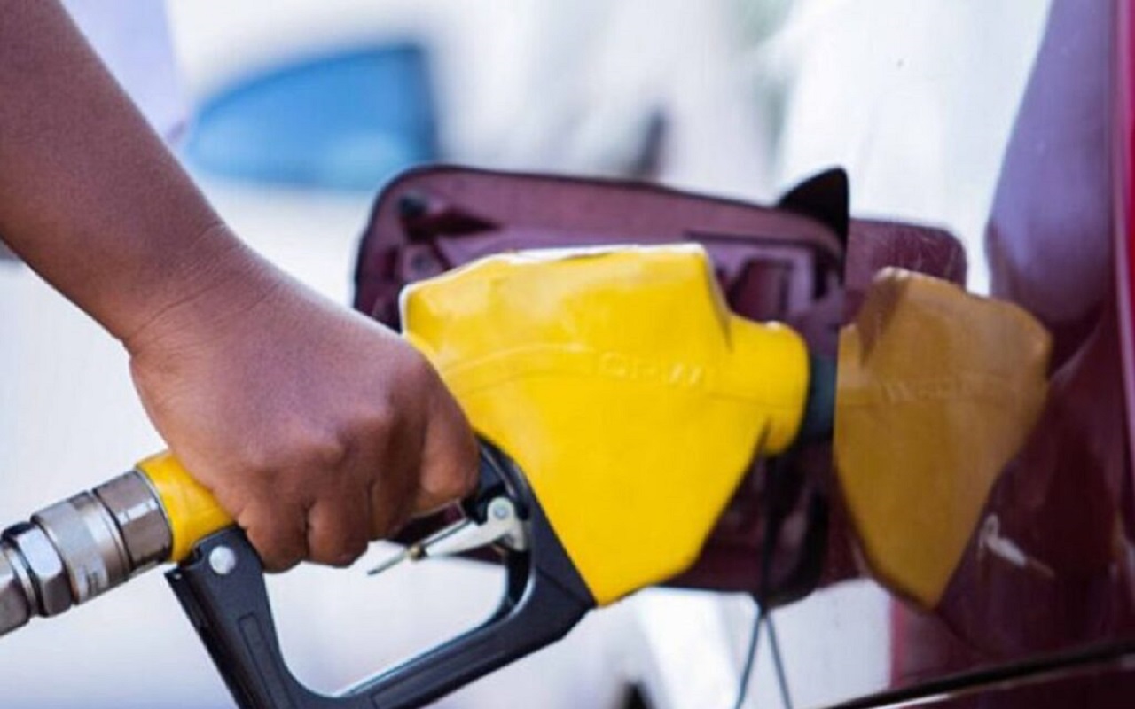 13 Carburant a la pompe