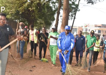 Opération Togo-propre : les populations de la commune Zio 1 assainissent leur cadre de vie