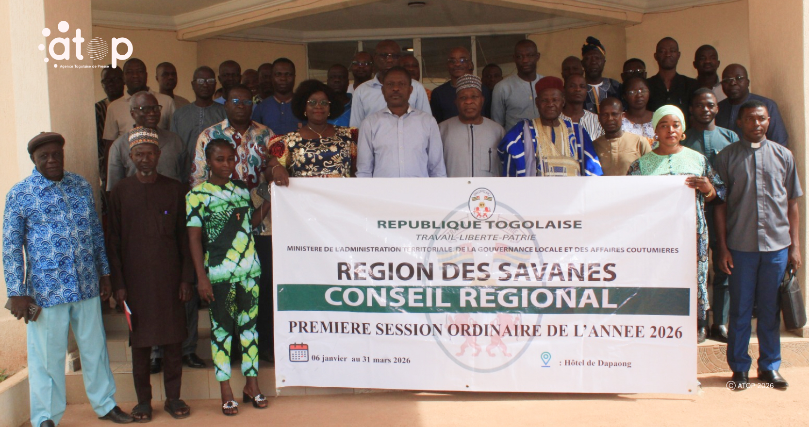 16 Les participants en photo de famille