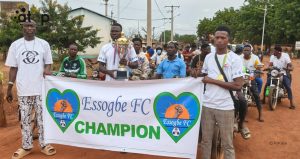 18 Vue partielle de la caravane de joueur de lequipe Essogbe FC