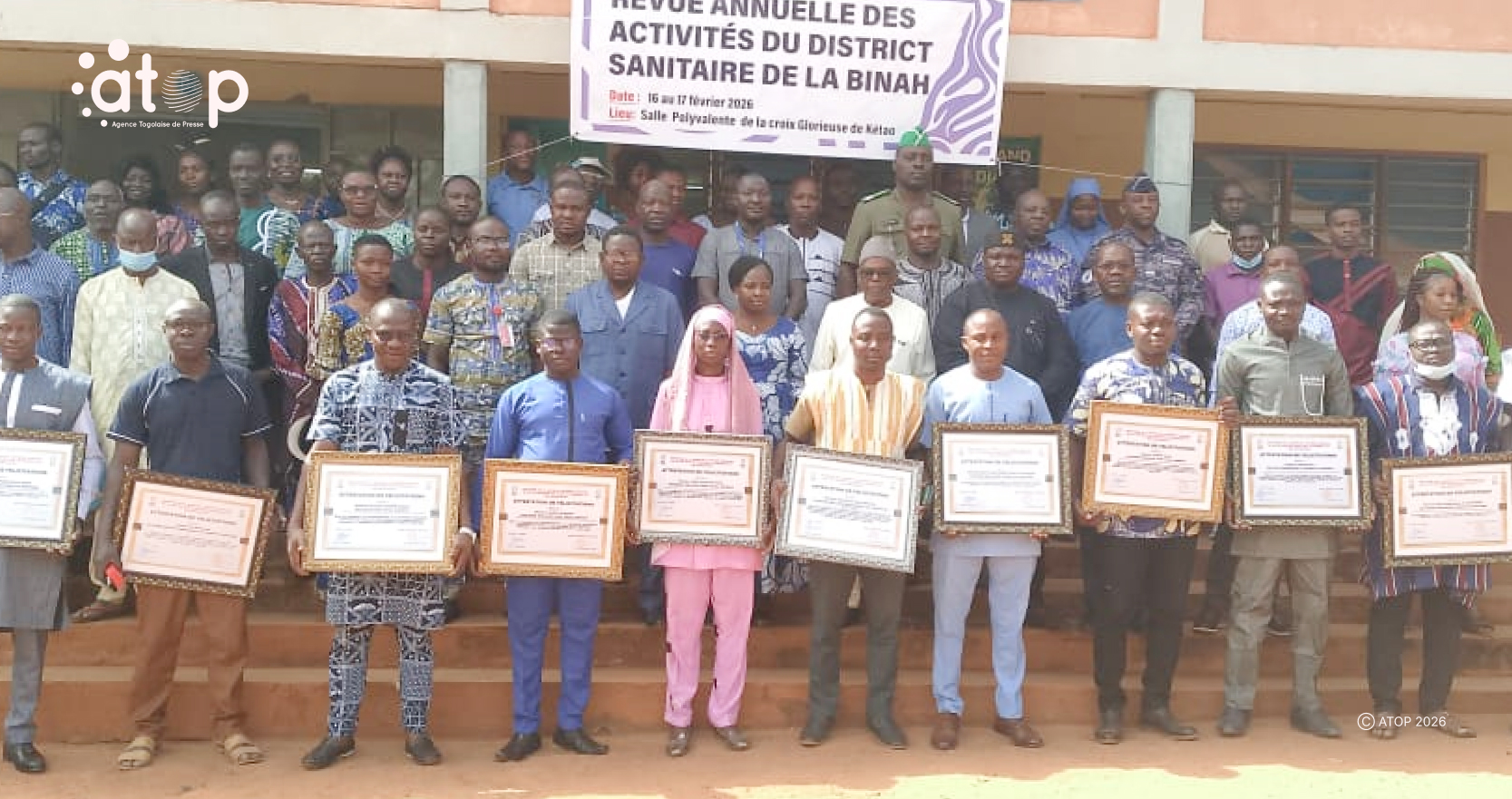 6 Participants et officiels en groupe de famille