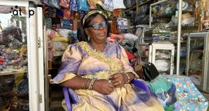 Amavi Jacqueline dans la boutique au grand marche de Kpalime