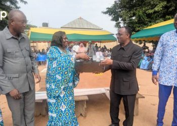 Tchamba/Santé de la mère et de l’enfant :  La ministre chargée des Solidarités a remis du matériel à l’USP Larini