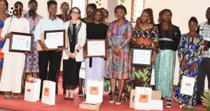 13 Candidates et officiels ont pose en souvenir