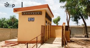 27 La latrine receptionne