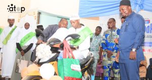 34 Le laureat de la categorie Kamilsur la moto.