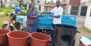 Lacs : des matériels et équipements offerts à la SCOOPS « Mawupedjro » 2 8 Remise symbolique du materiel et equipements