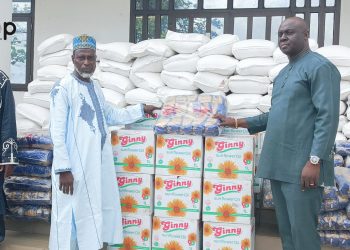 La secrétaire générale de la Présidence du Conseil offre de vivres à la communauté musulmane