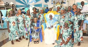 La venerable Balouki intronisee avec les femmes de leglise