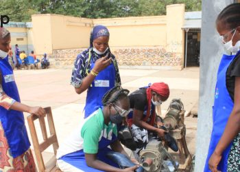 Tone/artisanat :  des cordonnières des savanes perfectionnent leurs savoir-faire en souliers talons à lacets
