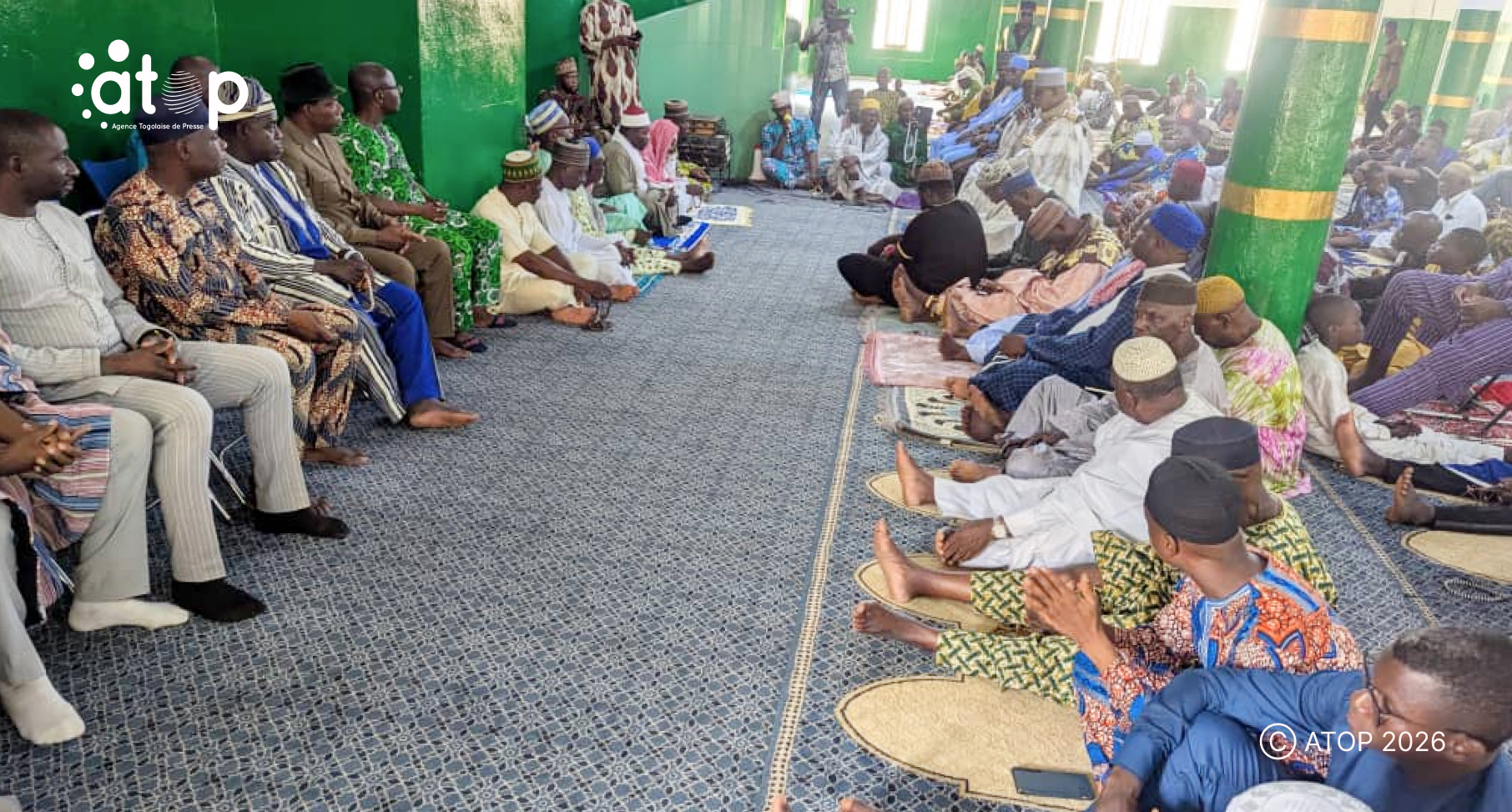 Centrale : des prières musulmanes pour les 66 ans d’indépendance du Togo 1 34 Fideles et autorites dans la mosquee centrale a Sokode
