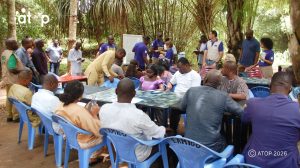 5 Discussion dans la ferme agroecologique de Yaka Yale