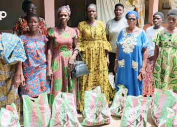 Fête de Paques : 100 familles défavorisées de la commune Agoè-Nyive 1 bénéficient de kits alimentaires