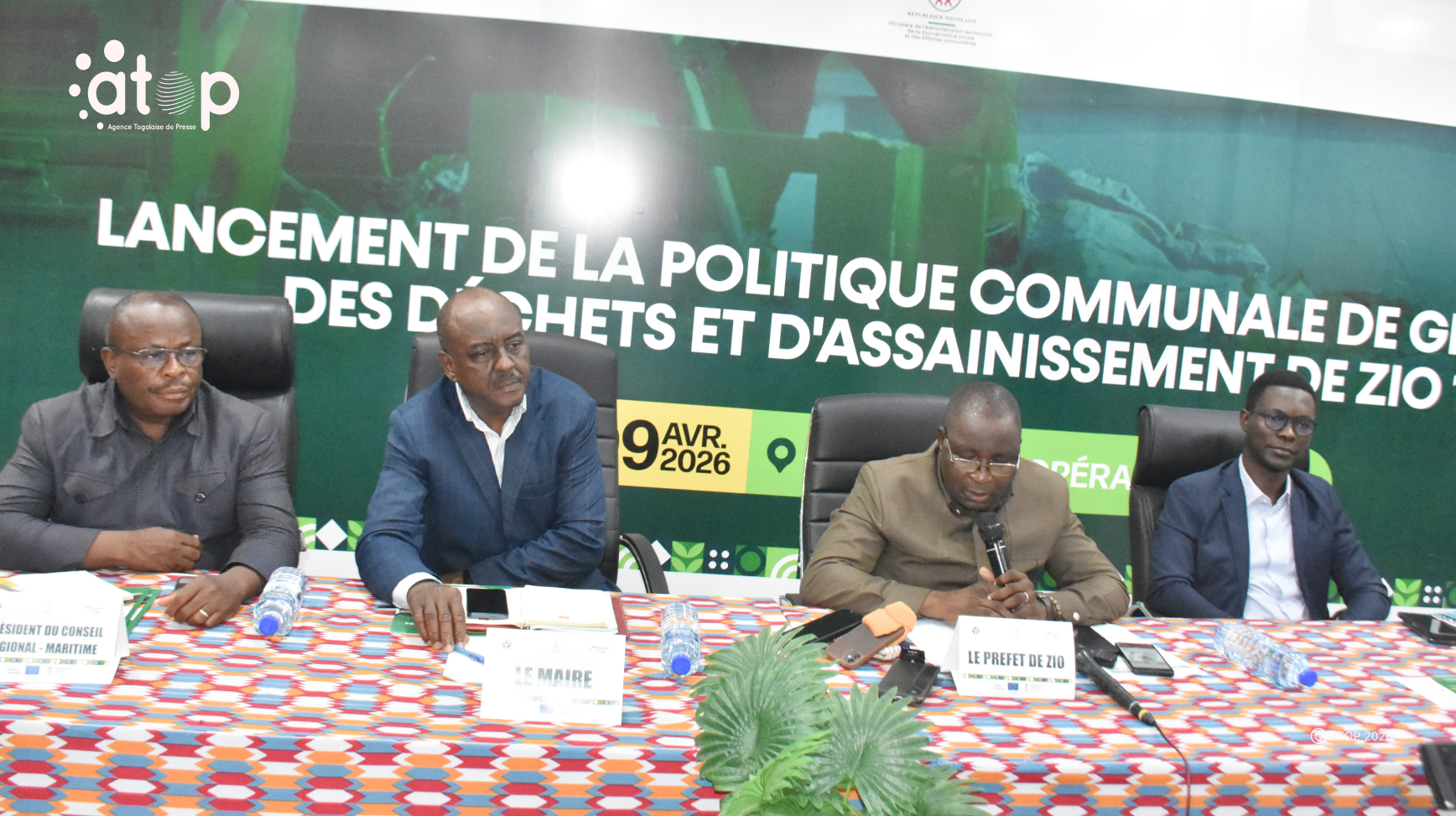 6 Le prefet micro lancant le projet