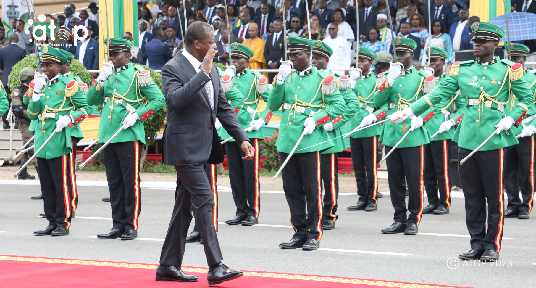 Célébration du 66è anniversaire de l'indépendance : Une parade militaire, paramilitaire et civile sous le regard du Président du Conseil 1 Le President du Conseil saluant les troupes
