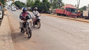 Le casque doit proteger la tete et non la moto