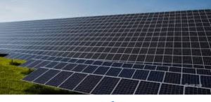 Les plaques de la centrale solaire de Blitta
