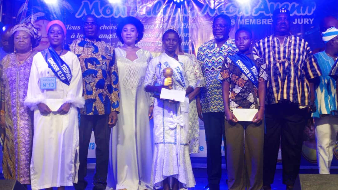 Mlle Rosaline Afi Avogan remporte la 3ᵉ édition de « Mon talent, mon avenir » 1 vaida