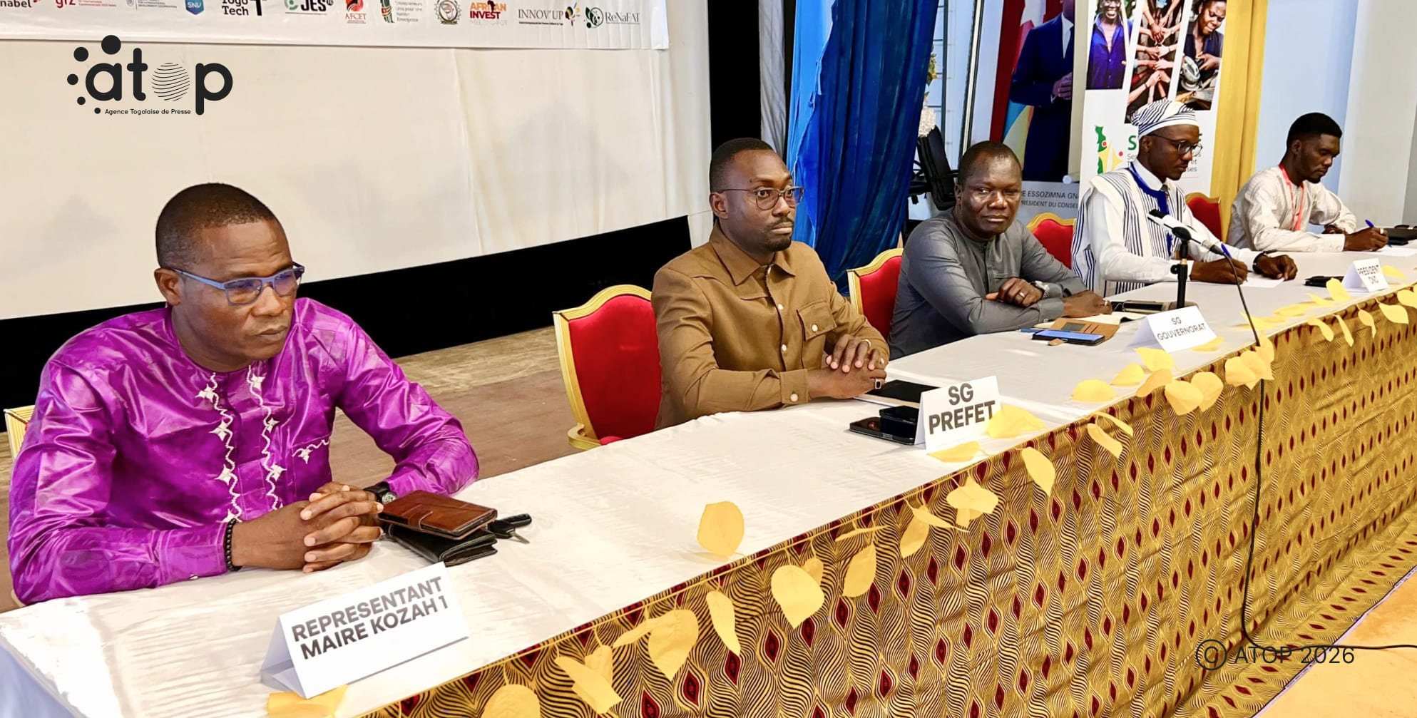 3è édition de la SN-TPME: les acteurs économiques de la Kozah en quête de synergies pour booster la compétitivité des entreprises locales 1 1 Table des officiel 1