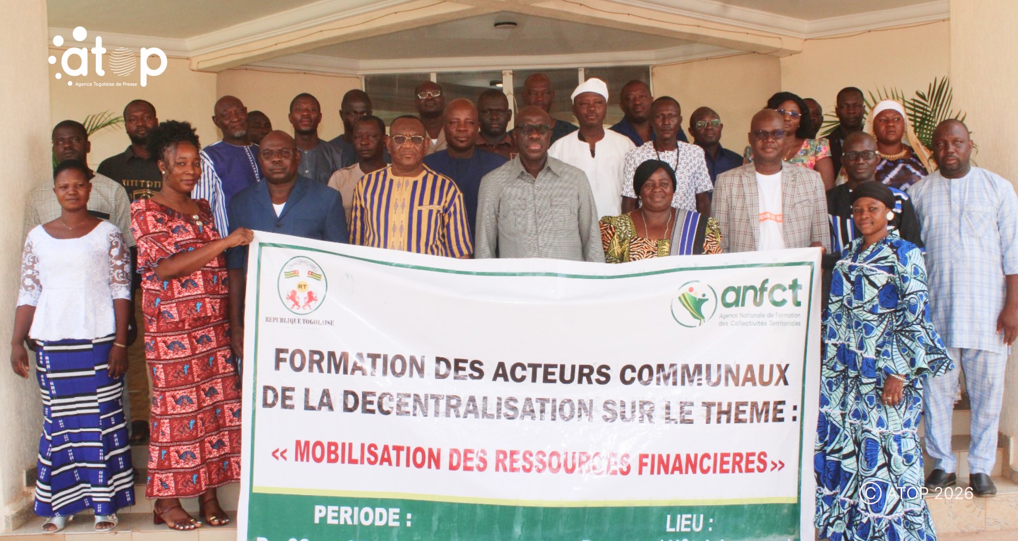 16 Les officiels et participants a Dapaong