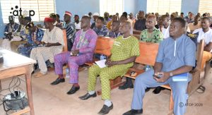 28 Vue partielle de lassistance attentive a la communication du ltcol Hodin