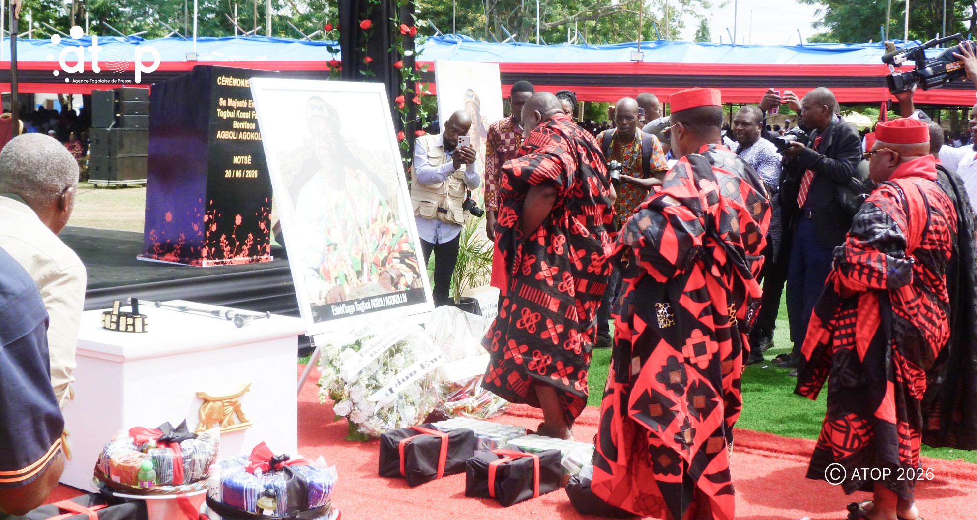 Haho : Sa majesté Ewéfiaga Togbui Kossi Fafanyon Boniface Agboli Agokoli IV inhumé dans l’intimité familiale à Notsé 1 36 Les hommages des chefs traditionnels