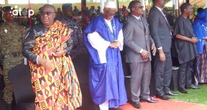 Haho : Sa majesté Ewéfiaga Togbui Kossi Fafanyon Boniface Agboli Agokoli IV inhumé dans l’intimité familiale à Notsé 3 37 Professeur Komi Selom Klassou et Barry Moussa Barque suivant la messe
