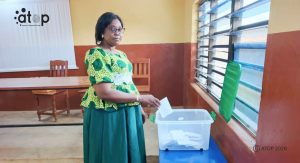 Artisanat/Elections des délégués des CPM : 3727 électeurs ont voté dans la région Centrale 4 59 Une electrice votant a Sotouboua