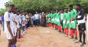 62 M. Adoyi donnant le coup denvoi