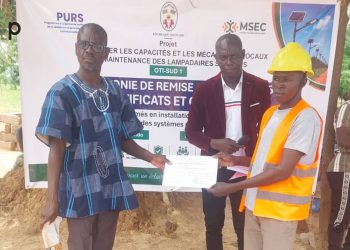 Oti-sud/mécanismes locaux de maintenance des lampadaires solaires : 30 jeunes de la commune Oti-sud 1 reçoivent leurs certificats et matériels de travail