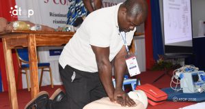Une seance de reanimation cardio pulmonaire