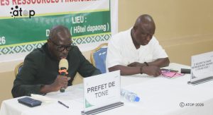 1 Le prefet de Tone micro exhorte les participants a etre assidus