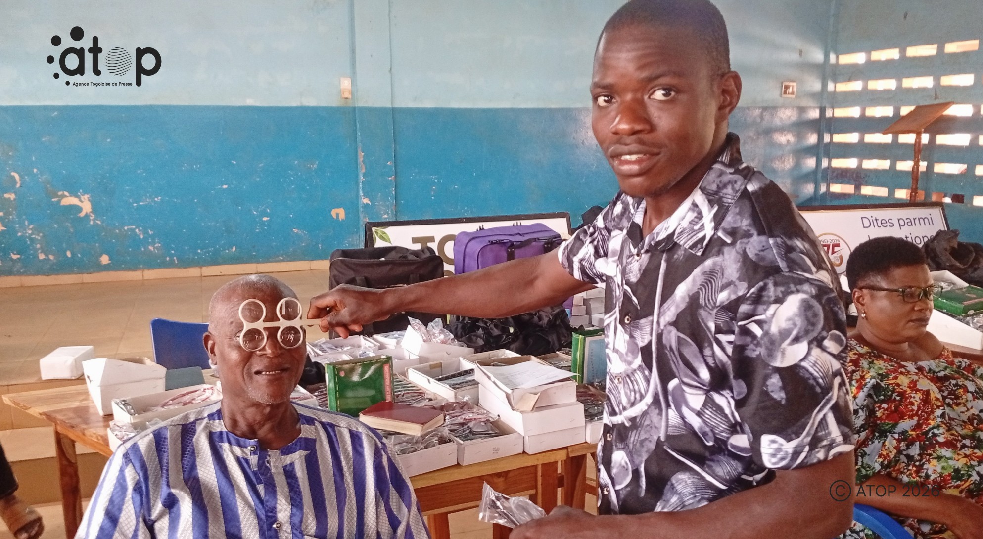 10 Un patient en visite medicale .
