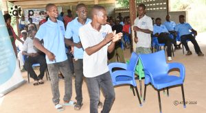 14 Danse autour des chaises