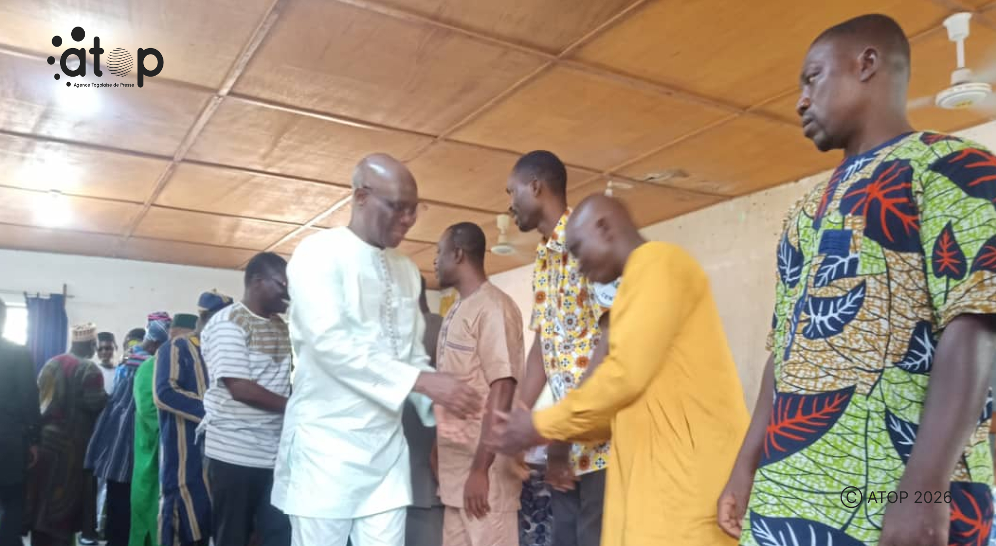 Tchaoudjo/Artisanat : Le bureau exécutif et les présidents des commissions de la CPM installés 1 18 Le prefet Tchimbiandja installant les nouveaux dirigeants