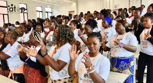 21 Les premiers beneficiaires exprimant leur joie par accalamation
