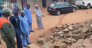 Sotouboua/Gestion des catastrophes : Les autorités locales et l'ANPC au chevet d'une famille endeuillée 2 23 Les officiels sur les lieux du drame