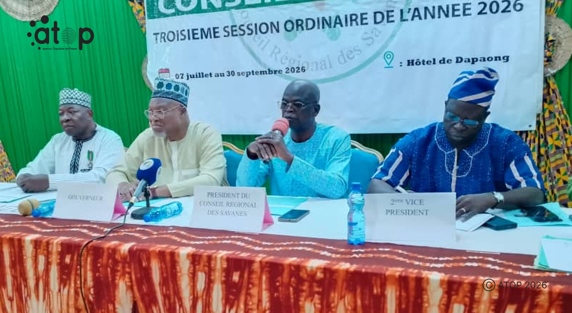 8 Le president du Conseil regional micro ouvrant les travaux