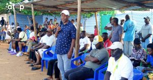 ecoutant les propos douverture du president