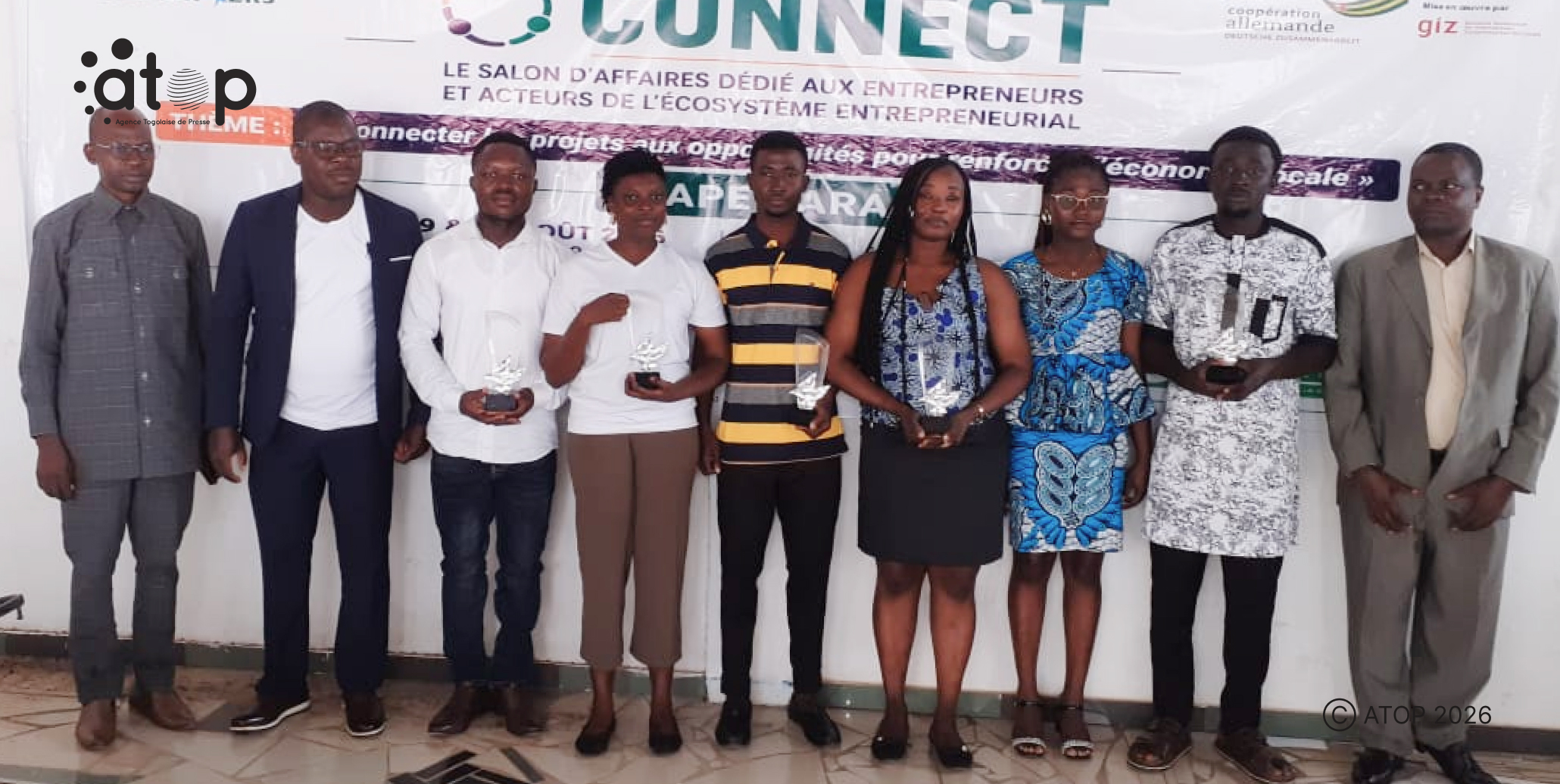 20 Les laureats ont pose avec le jury