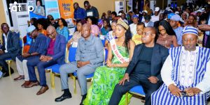 34 Les officiels presents a ce concours de beaute