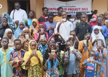 Tchaoudjo/ Education inclusive : L’ABEA remet la 2è tranche de bourses d’études à 40 orphelins de Kadambara