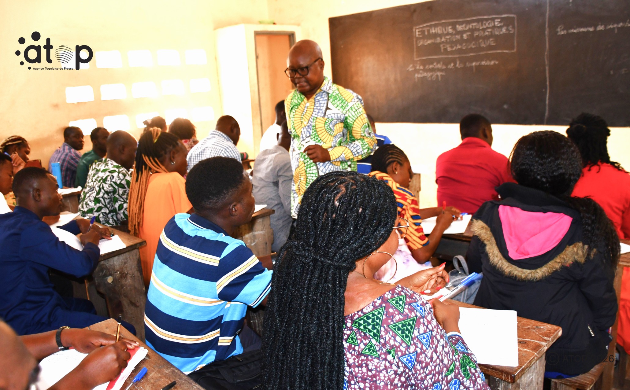Education : Plus de 1.100 nouveaux enseignants en formation de mise à niveau avant leur entrée en fonction 1 Des enseignants suivant la formation