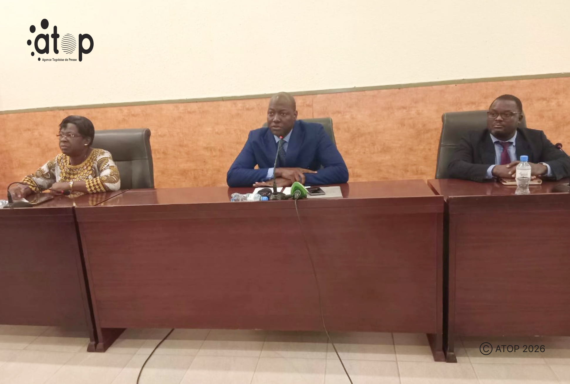 L’ARCOP sensibilise les acteurs de la commande publique sur l’éthique et les mécanismes de sanction 1 M. Morov Toure Aftar au milieu ouvrant latelier